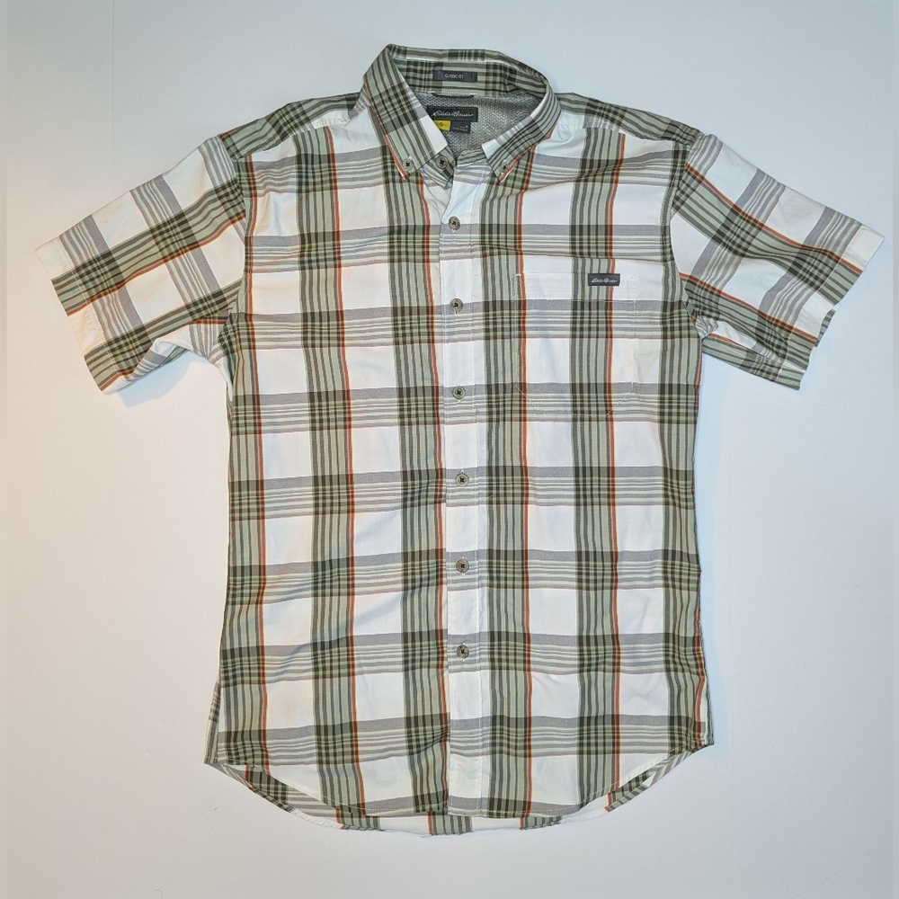 Men's Eddie Bauer Short Sleeve button down shirt. Size Small.